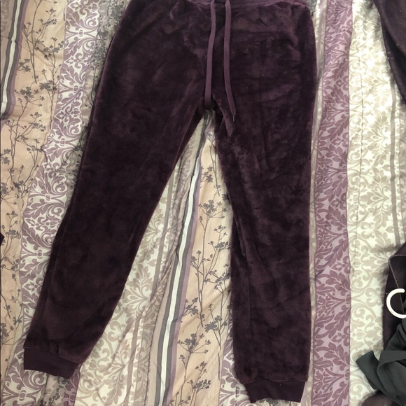 Lounge outfit. - Picture 2 of 5